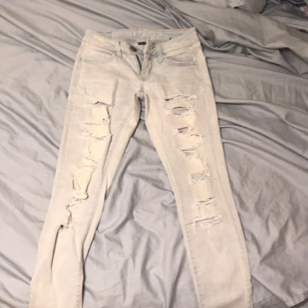 american eagle ripped jeans